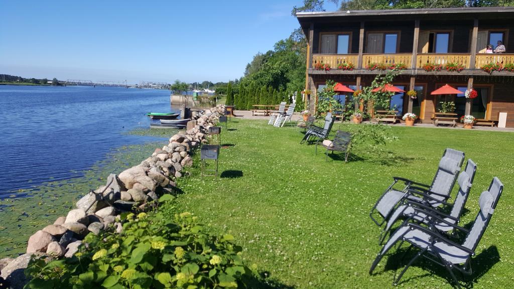 Guest House And Camping Jūrkalne Eksteriør billede
