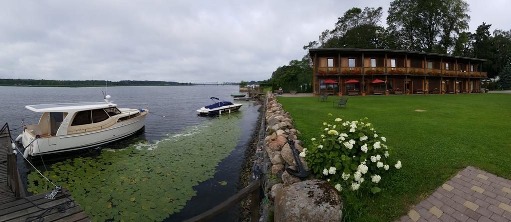 Guest House And Camping Jūrkalne Eksteriør billede